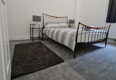 Others 3 Sleek 2BD Flat Centrally Located in Glasgow
