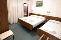 Kamar Tidur Hotel Sara - 3 Guests Room - n 6