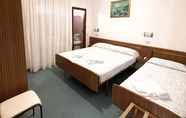 Bilik Tidur 3 Hotel Sara - 3 Guests Room - n 6