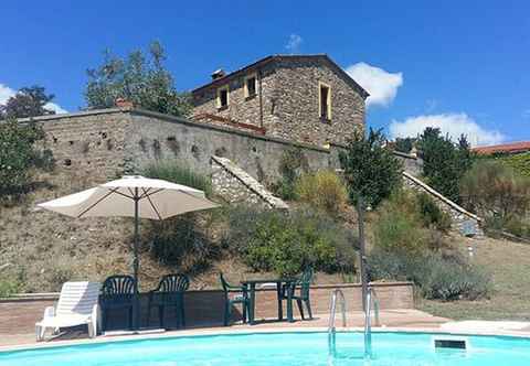 Swimming Pool Agriturismo Rustico Dotato Di Piscina