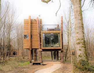 Exterior 2 Adventure in Nature Tree Loft for 4 People 2