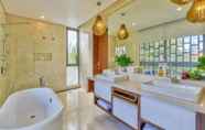 In-room Bathroom 3 Stunning Beachfront 6br Villa W Largest Pool