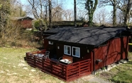 Lainnya 2 Nuthatch Lodge is set in 24 Acres of Woodparkland Near the Village of Cenarth