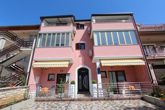 Bên ngoài 4 Lea Double Room With Balcony