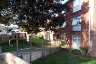 Exterior 1-bed Apartment in Bridport Great Location