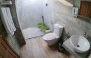 Toilet Kamar 3 Tiger Shark Residence