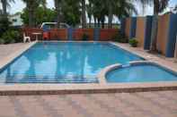 Swimming Pool Burdekin Motor Inn