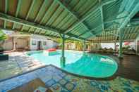 Swimming Pool Villa Merano