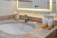 In-room Bathroom Vesta - Luxury APT - 3BR - Ein Bay