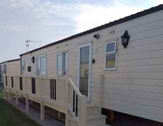 Exterior 2 Remarkable 2-bed Caravan in Ingoldmells