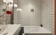 In-room Bathroom 3 RockyPop Grenoble Appartements