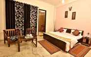 Bilik Tidur 2 Gupta Residency Near Noida Sector 50 Metro Station