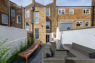 Others 4 Stylish 2 Bedroom Home in Islington With Garden