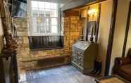 Lobby 2 Stunning 2 Bed Cotswold Cottage Winchcombe