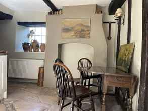 Lobby 4 Stunning 2 Bed Cotswold Cottage Winchcombe