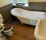 In-room Bathroom 4 Stunning 2 Bed Cotswold Cottage Winchcombe