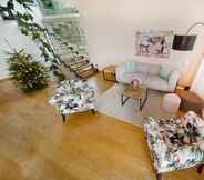 Common Space 2 Smile Villa With Terrace Garden Aircondition and Parking in the Beloved D Bling in Vienna