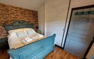 Bedroom 6 Situated in the Lowlands of the Malvern Hills