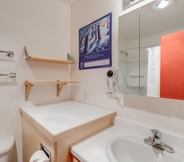 In-room Bathroom 7 Mt Baker Lodging Condo 18 - Sleeps 4