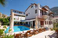 Swimming Pool Amazing Flat With Shared Pool and Balcony in Kas