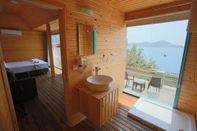 In-room Bathroom Bungalow With Pier Terrace View in Bozburun