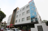 ภายนอกอาคาร Hotel Mukund Residency