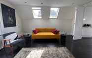 Others 7 Stylish 1 Bedroom Top Floor Apartment in Highgate