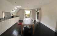 Others 4 Stylish 1 Bedroom Top Floor Apartment in Highgate