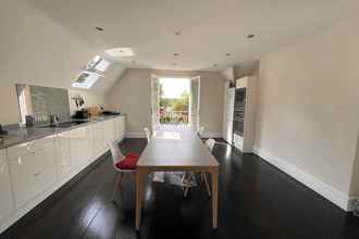 Others 4 Stylish 1 Bedroom Top Floor Apartment in Highgate