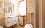 In-room Bathroom 7 Italianway - Belvedere 28 - Ginestra