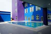 Swimming Pool Zecon Hotel