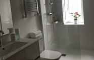 In-room Bathroom 2 Suites Mendibil Irun