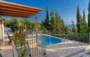 Swimming Pool 3 Villa Mounda Hermes in Skala