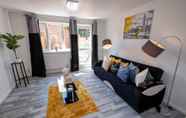 Ruang Umum 2 25 Mins to CL! A London 2-bedhome - Sleeps 1-4!