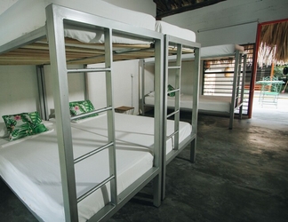 Kamar Tidur 2 Makenke Hostel By Los Colores Ecoparque