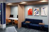 Functional Hall Holiday Inn Express & Suites Toronto Airport South, an IHG Hotel