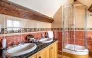 Toilet Kamar 5 Townhouse Ludlow