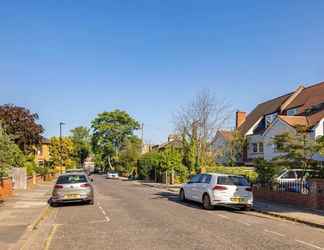 Exterior 2 The Finchley Bolthole - Delightful 2bdr Flat