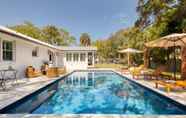 Kolam Renang 2 Sawyer by Avantstay Stunning Isle Of Palms Home w/ Pool!