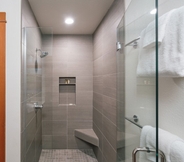 In-room Bathroom 4 Pacific House by Avantstay Bright Airy Home w/ Direct Access to Cannon Beach