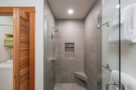 In-room Bathroom Pacific House by Avantstay Bright Airy Home w/ Direct Access to Cannon Beach