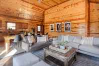 Common Space Elm by Avantstay Mountain Side Cabin w/ Movie Theatre, Indoor Pool, Hot Tub & Views