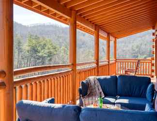 Lobi 2 Elm by Avantstay Mountain Side Cabin w/ Movie Theatre, Indoor Pool, Hot Tub & Views