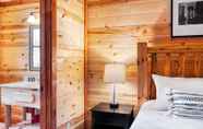 Bedroom 5 Elm by Avantstay Mountain Side Cabin w/ Movie Theatre, Indoor Pool, Hot Tub & Views