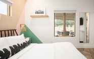 Phòng ngủ 6 Chicory by Avantstay Modern Desert Retreat w/ Hot Tub