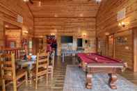 Entertainment Facility Sugarland by Avantstay Sleeps 28! Home Theatre! Two Hot Tubs! Indoor Pool! Incredible Views!