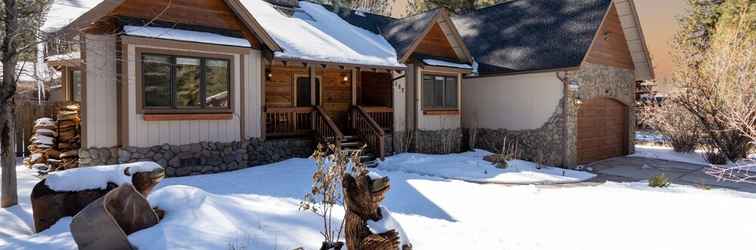 Exterior Cinnamon by Avantstay Gorgeous Cabin in Big Bear w/ Hot Tub & Fire Pit!