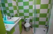 Toilet Kamar 3 Stunning Green Studio 43