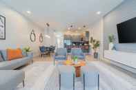 Lobby Your Orlando Retreat: Warm and Welcoming Townhome