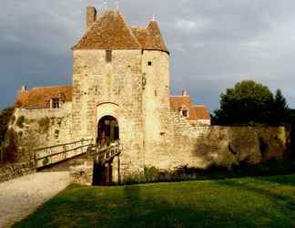 Exterior 2 Château la Grand'Cour